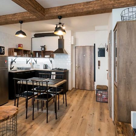 Stylish Centrally Located 1Br Apartment With Parking ブラチスラヴァ エクステリア 写真