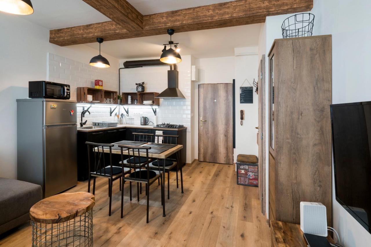 Stylish Centrally Located 1Br Apartment With Parking ブラチスラヴァ エクステリア 写真