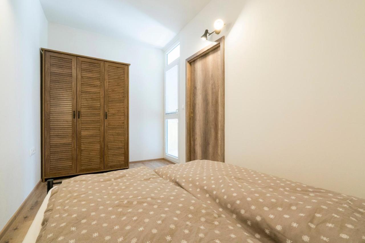 Stylish Centrally Located 1Br Apartment With Parking ブラチスラヴァ エクステリア 写真